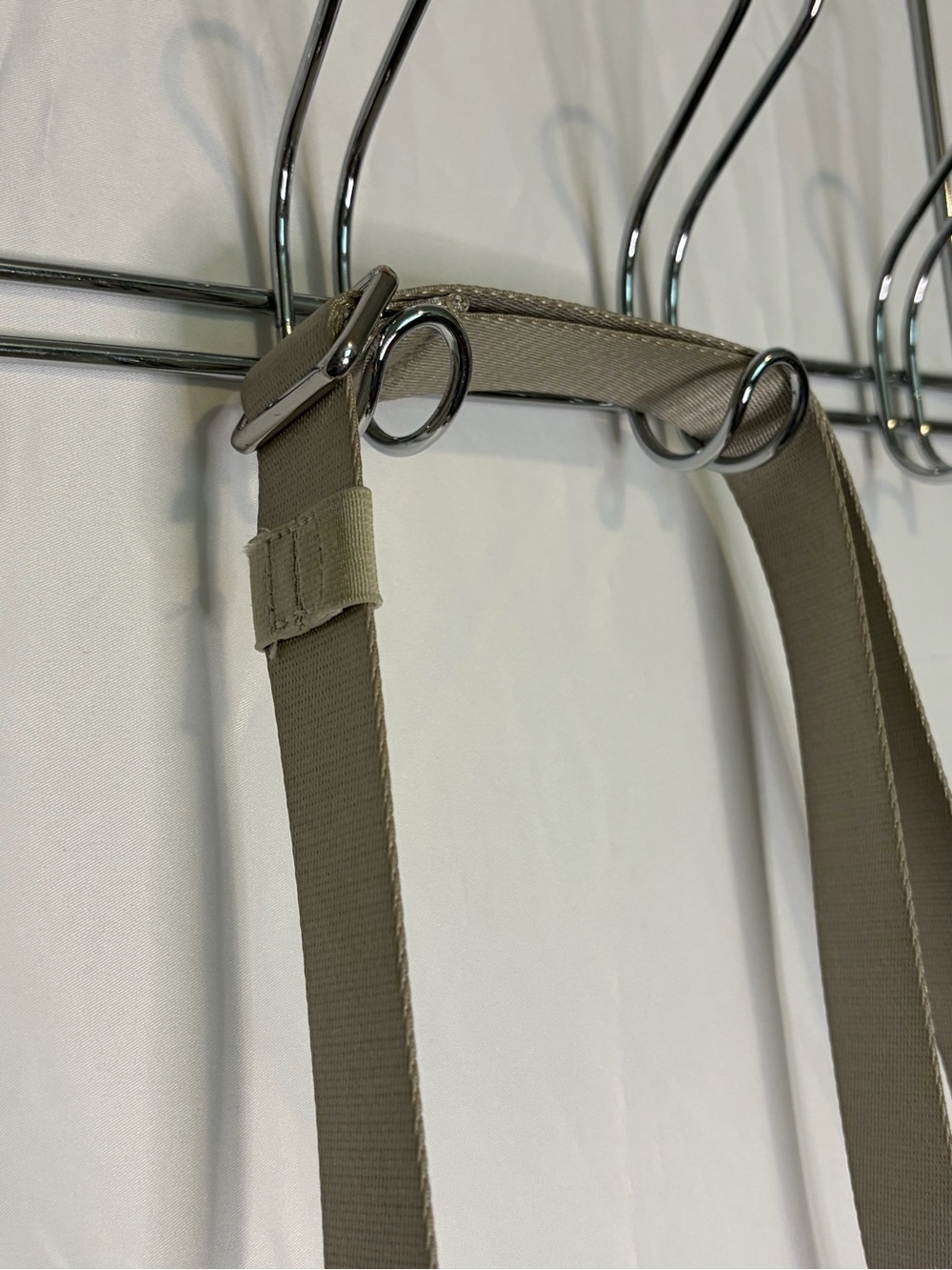 lululemon athletica Cream Crossbody Bag​ - Picture 5 of 11